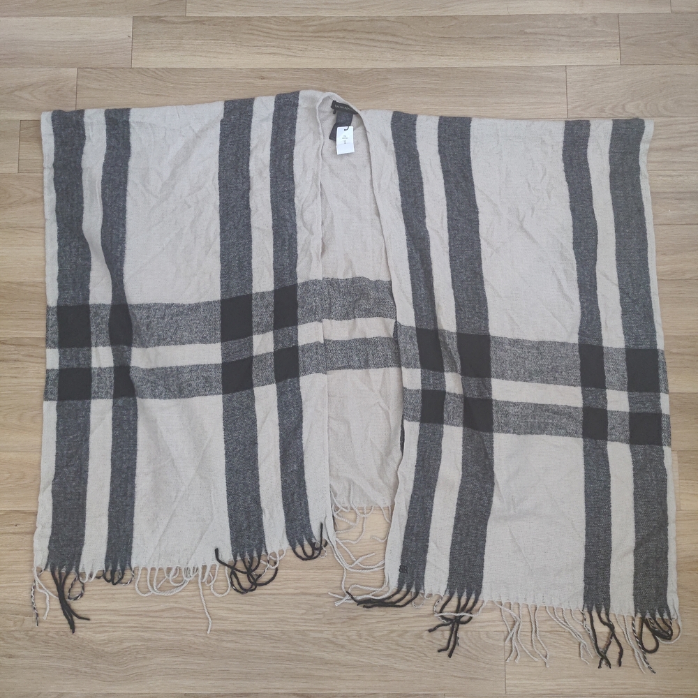 Banana Republic Black and Cream Cashmere Poncho New With Tags